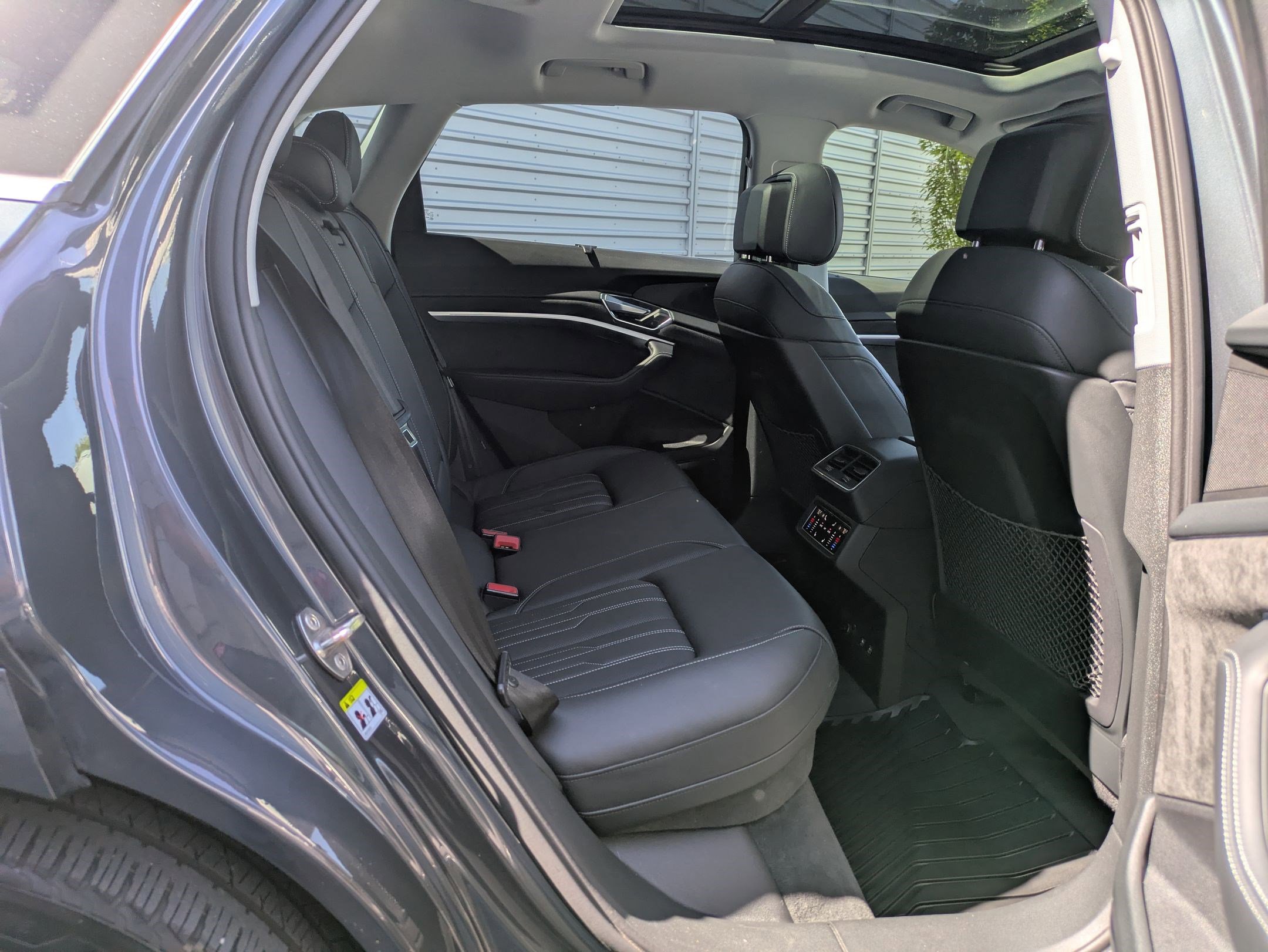 Used 2019 Audi e-tron Prestige AWD/4WD image 29