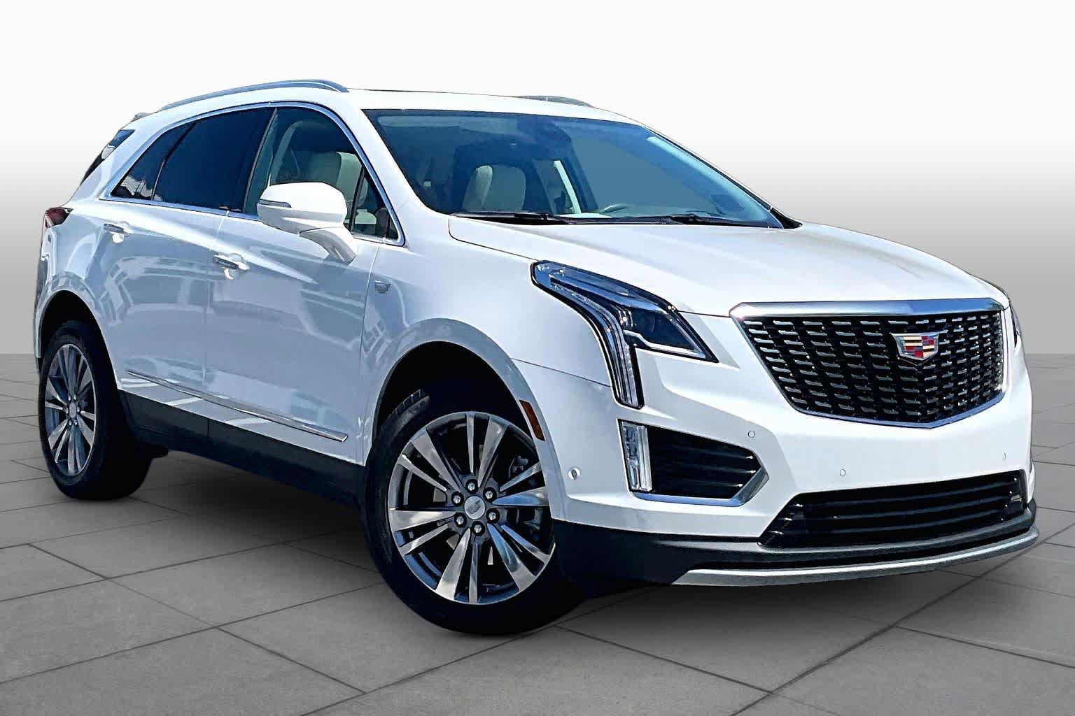 Used 2024 Cadillac XT5 Premium Luxury w/ Technology Package FWD image 3