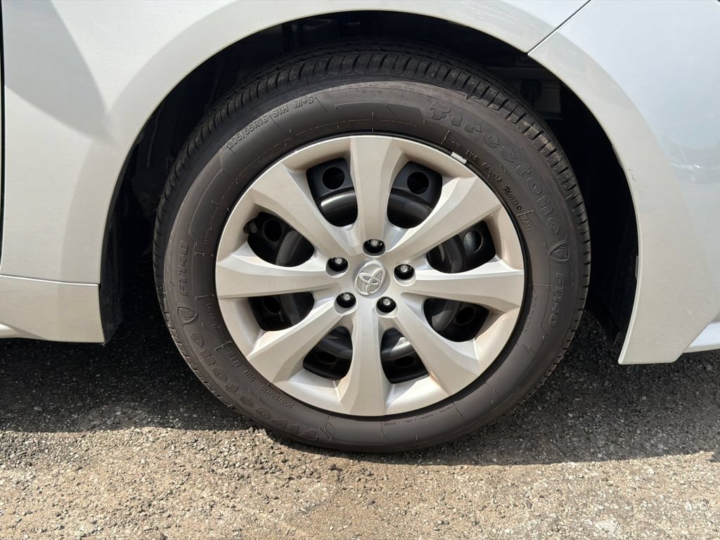 Used 2026 Toyota Corolla LE FWD image 14