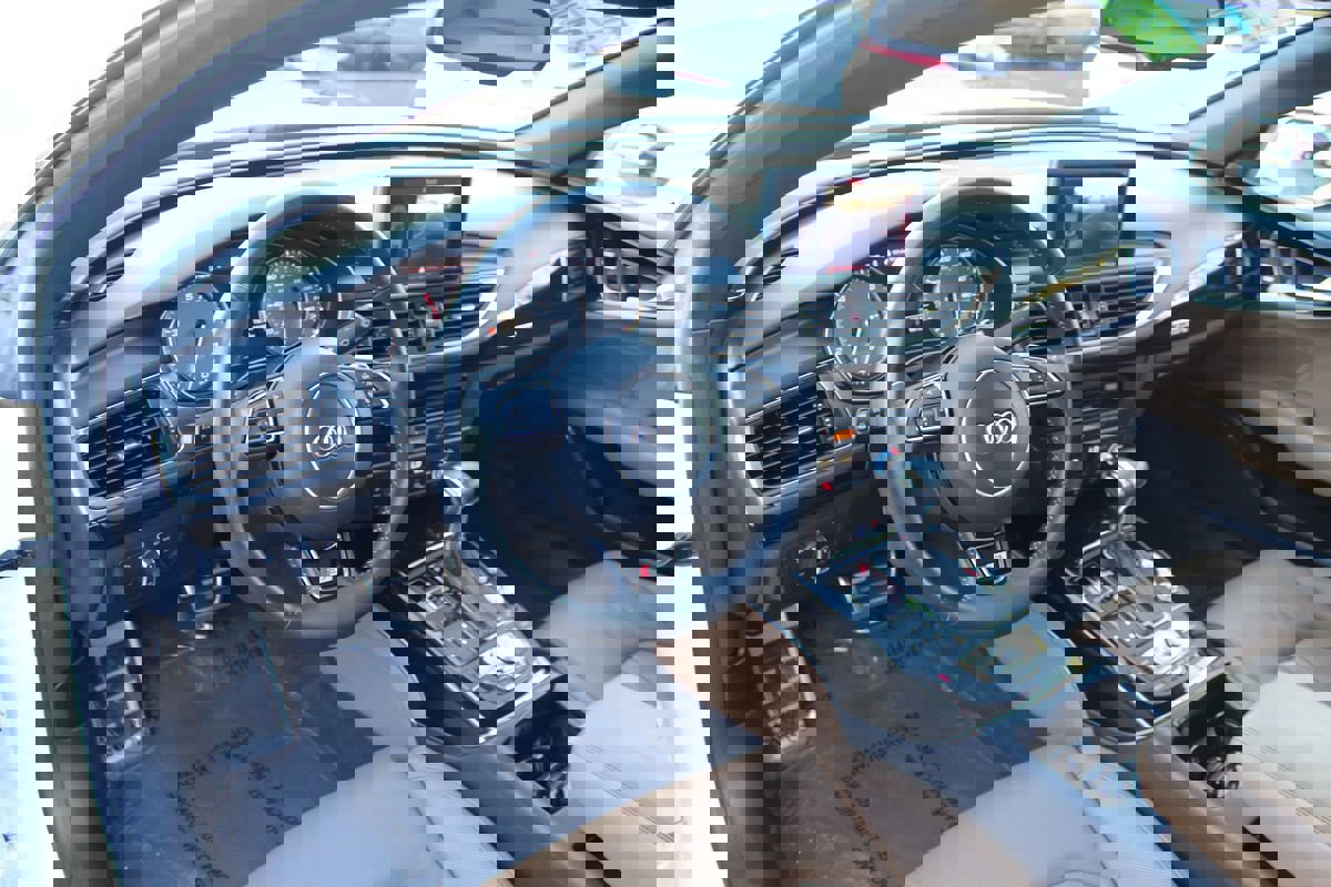 Used 2014 Audi S7 Prestige w/ Driver Assistance Package image 18