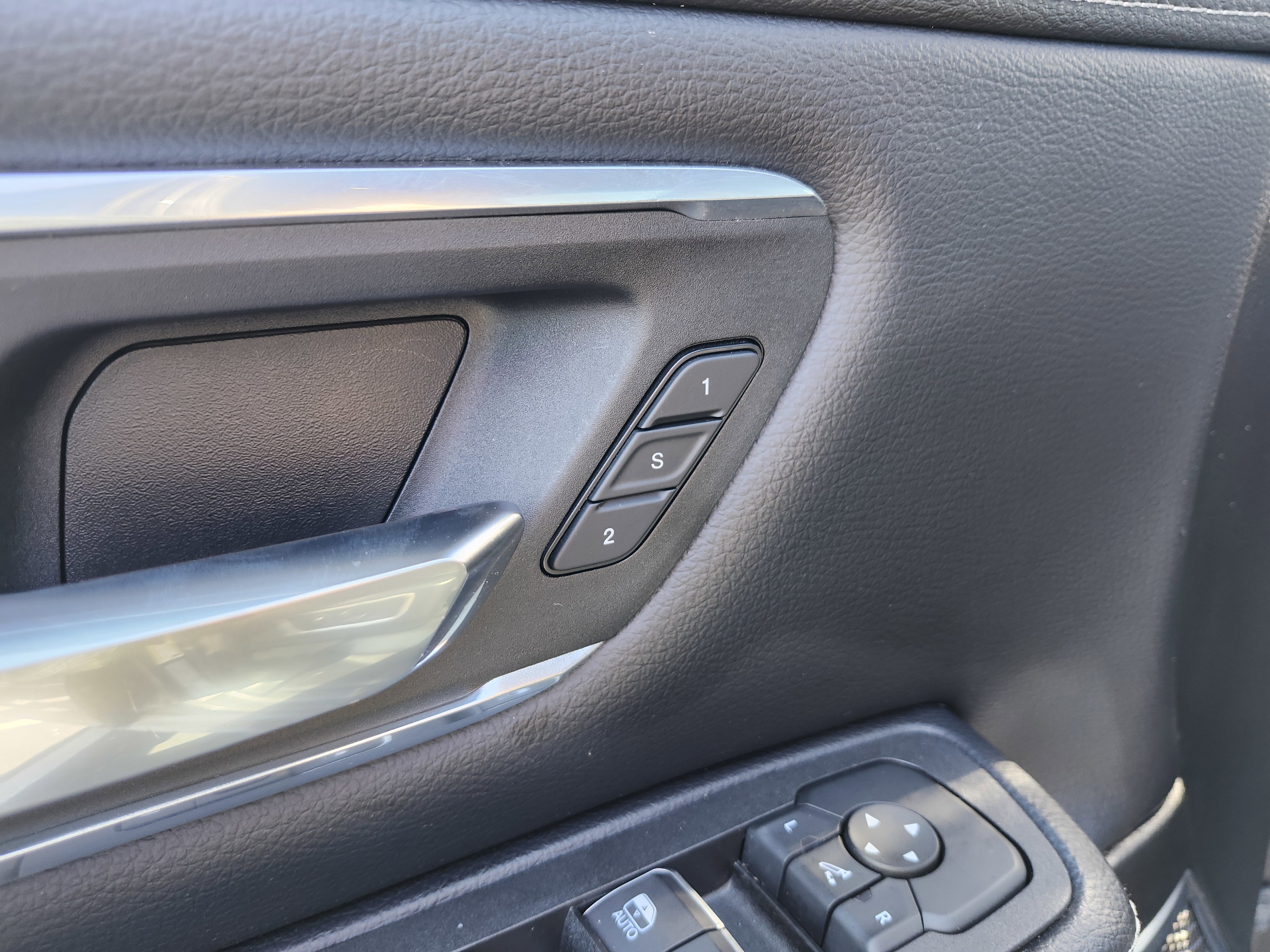 Used 2025 RAM 1500 Laramie image 30