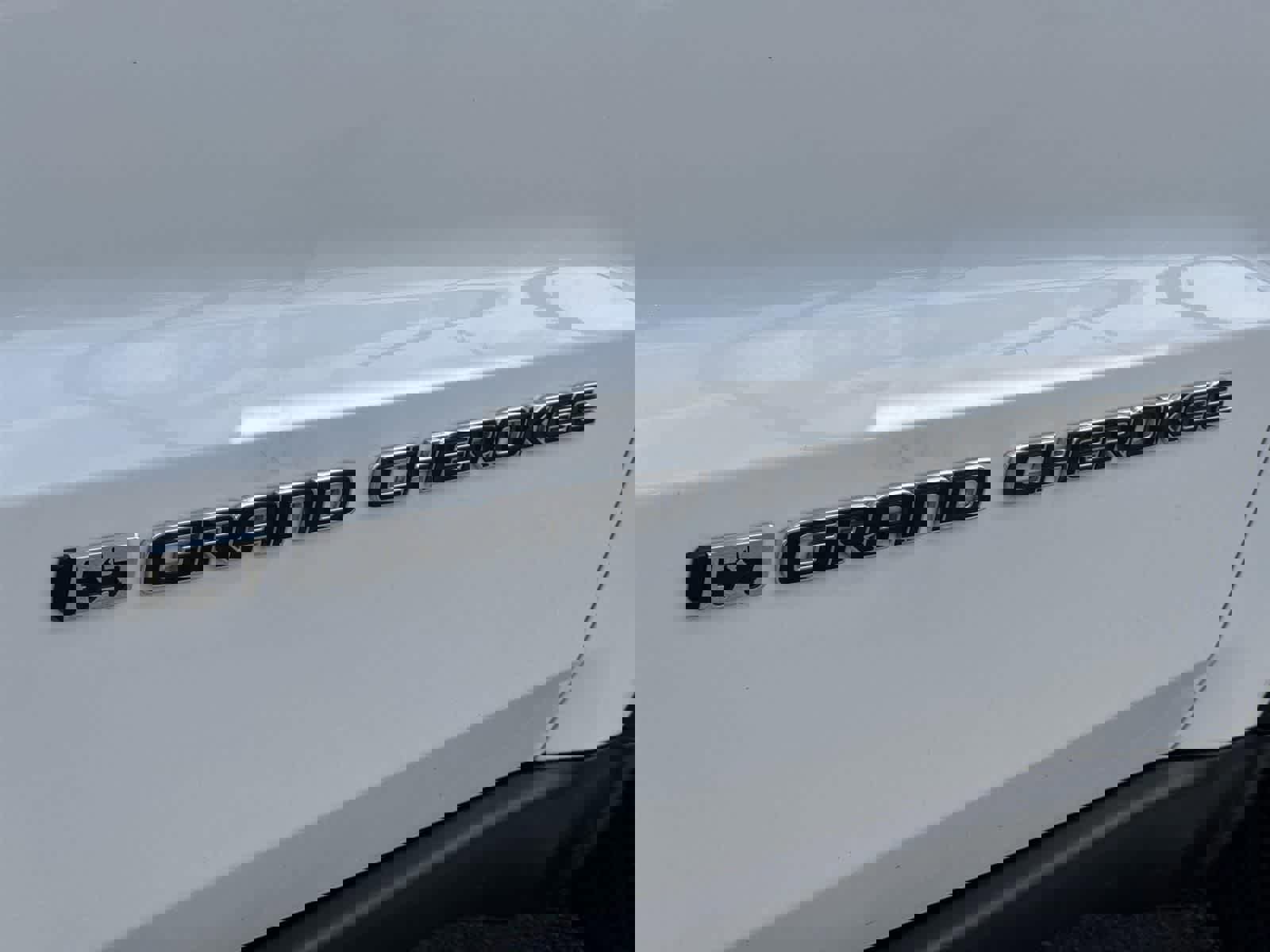 Used 2022 Jeep Grand Cherokee Limited image 36