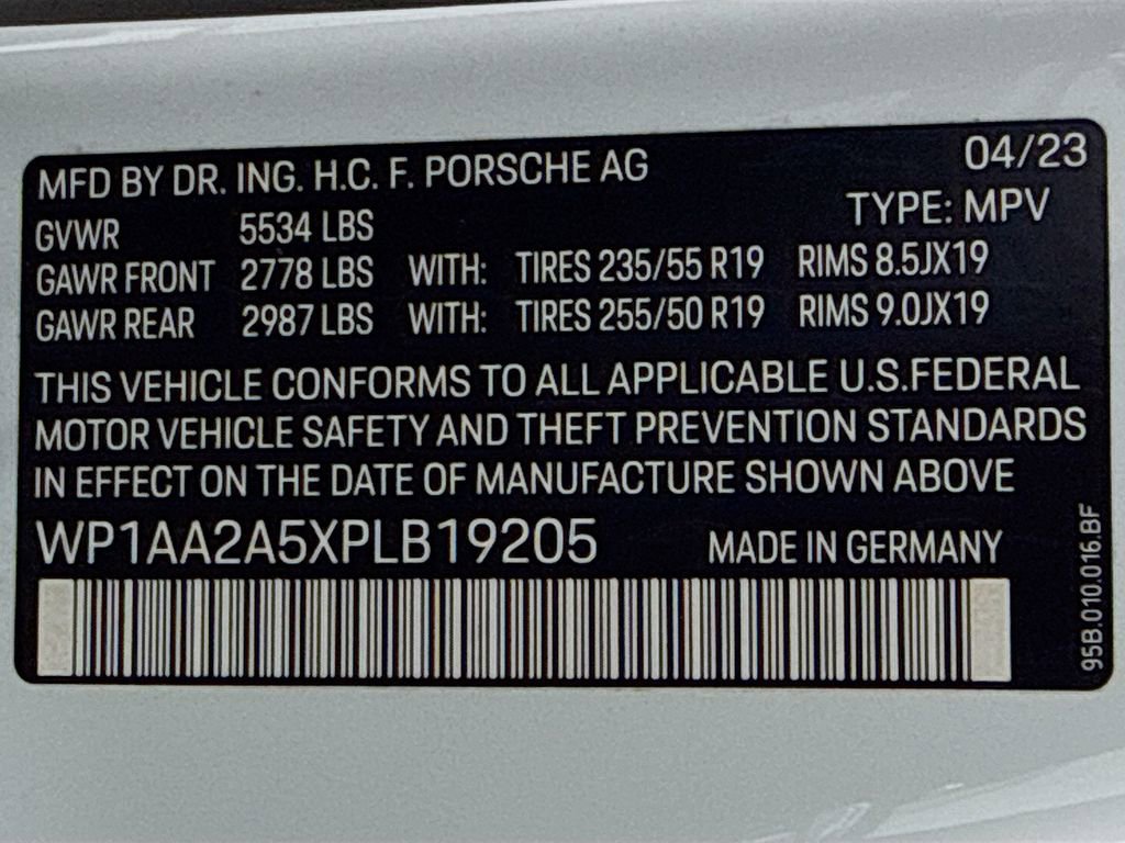 Certified 2023 Porsche Macan Turbo AWD/4WD image 36