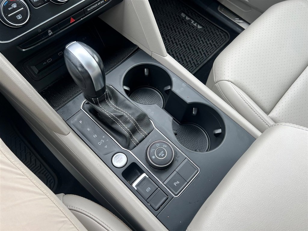 Used 2021 Volkswagen Atlas SE image 34