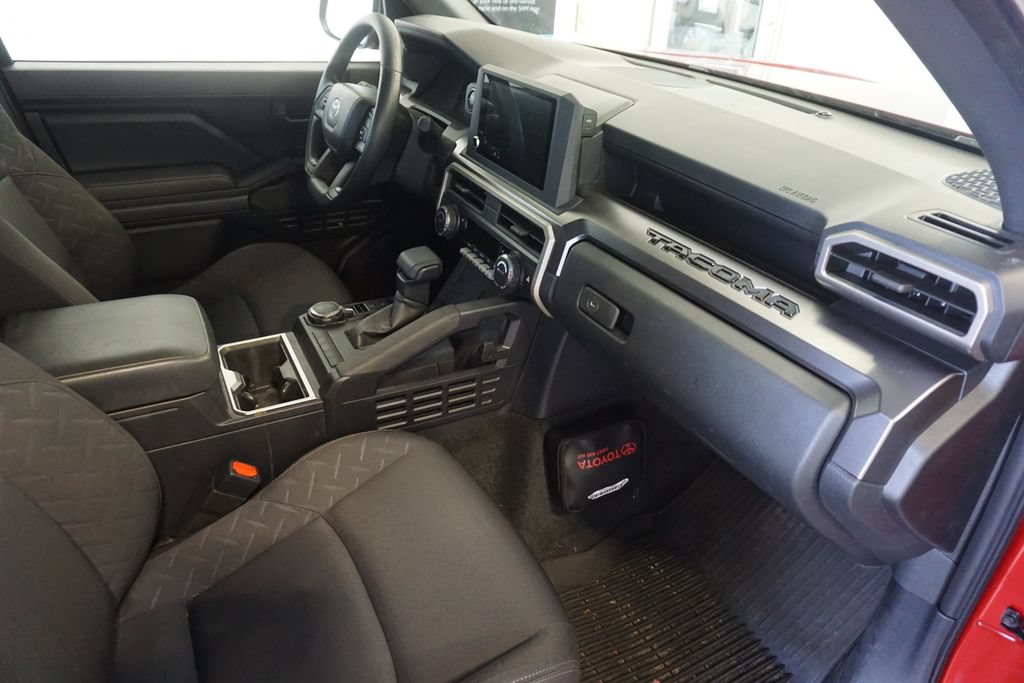 Used 2025 Toyota Tacoma SR5 AWD/4WD image 21