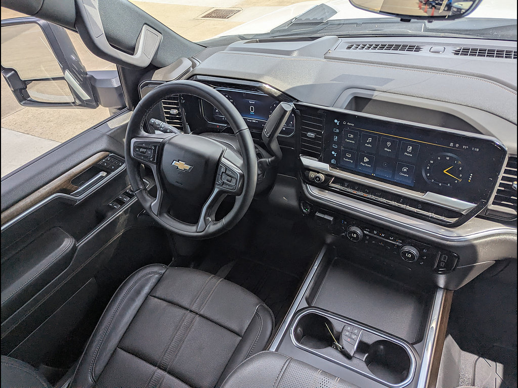 Used 2024 Chevrolet Silverado 2500 High Country w/ High Country Premium Package AWD/4WD image 27