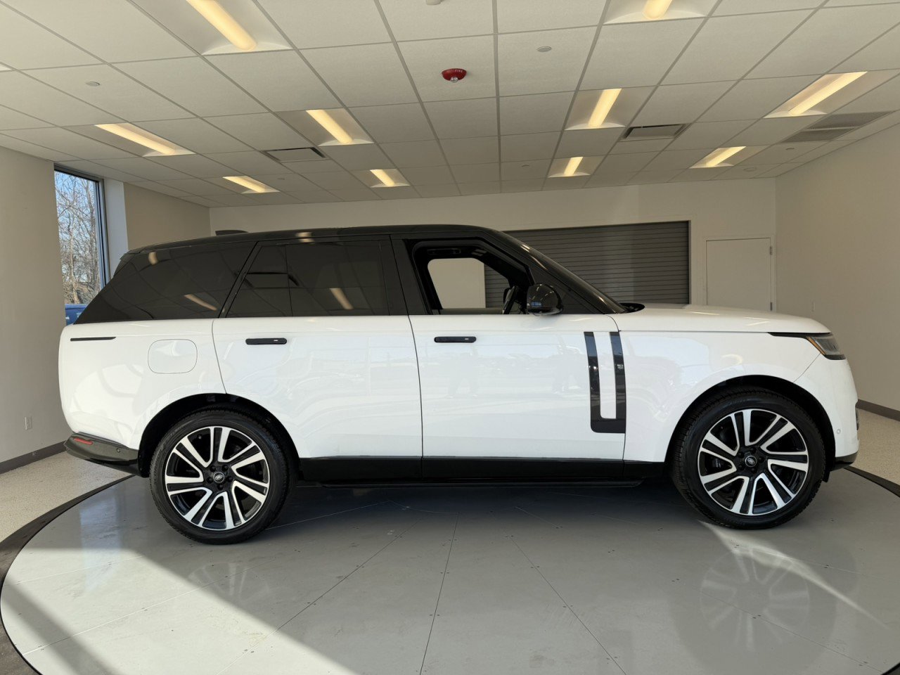 Used 2023 Land Rover Range Rover SE AWD/4WD image 52