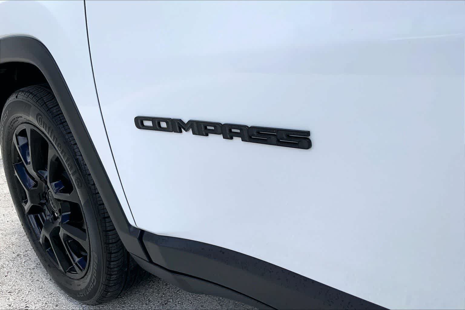 Used 2022 Jeep Compass Latitude FWD image 7