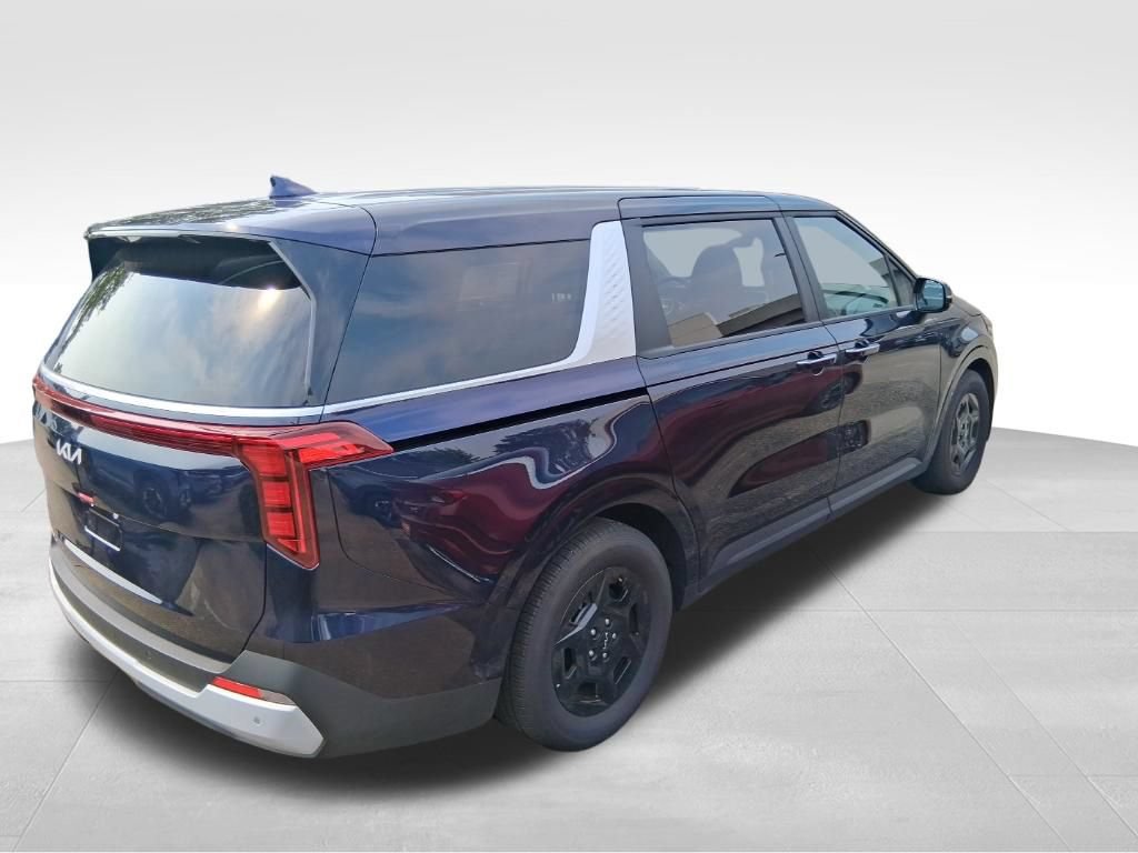 Certified 2026 Kia Carnival FWD image 4