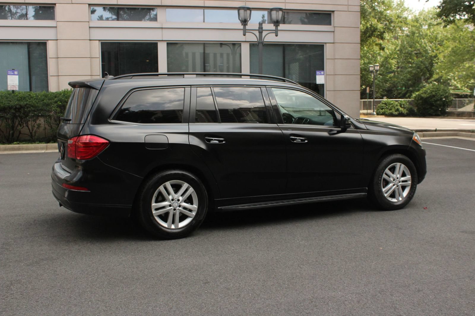 Used 2016 Mercedes-Benz GL 320 BlueTEC 4MATIC w/ Premium I Package image 7