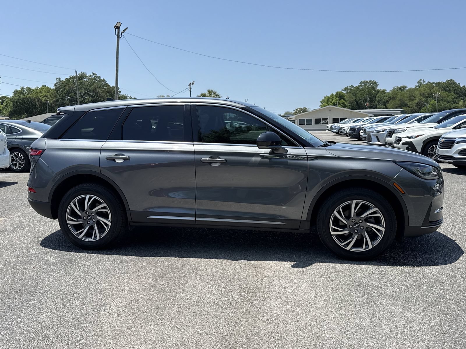 Used 2023 Lincoln Corsair FWD image 6