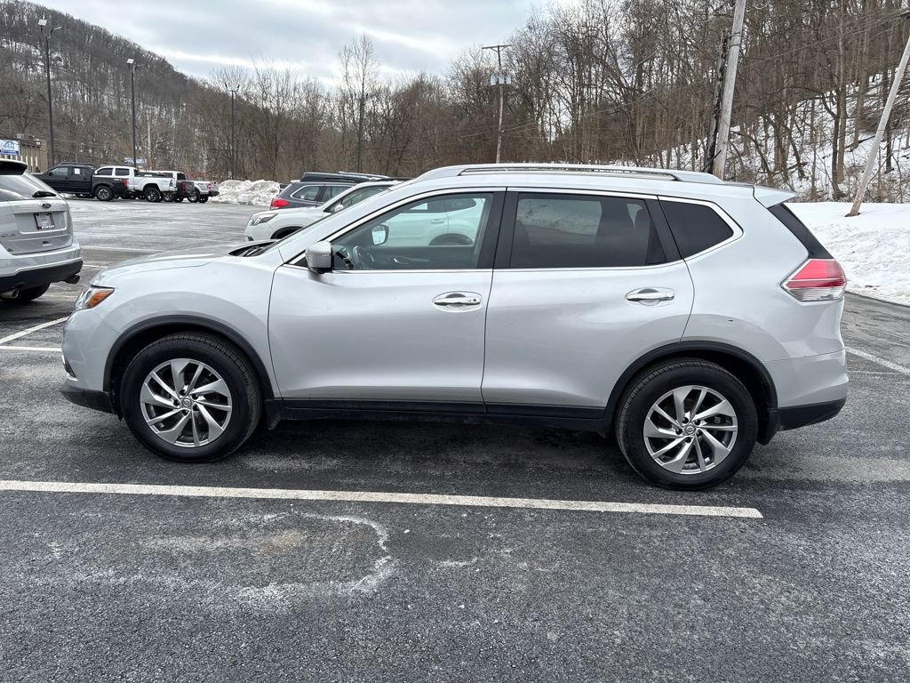 Used 2015 Nissan Rogue SL w/ SL Premium Package image 2