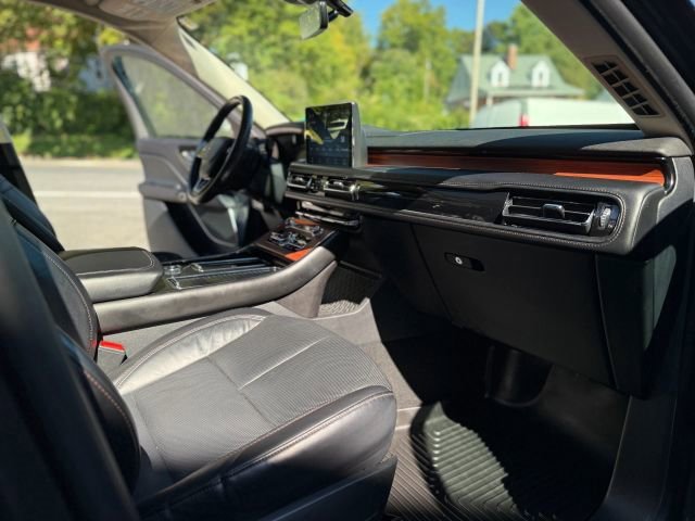 Used 2020 Lincoln Aviator Reserve w/ Equipment Group 201A image 20