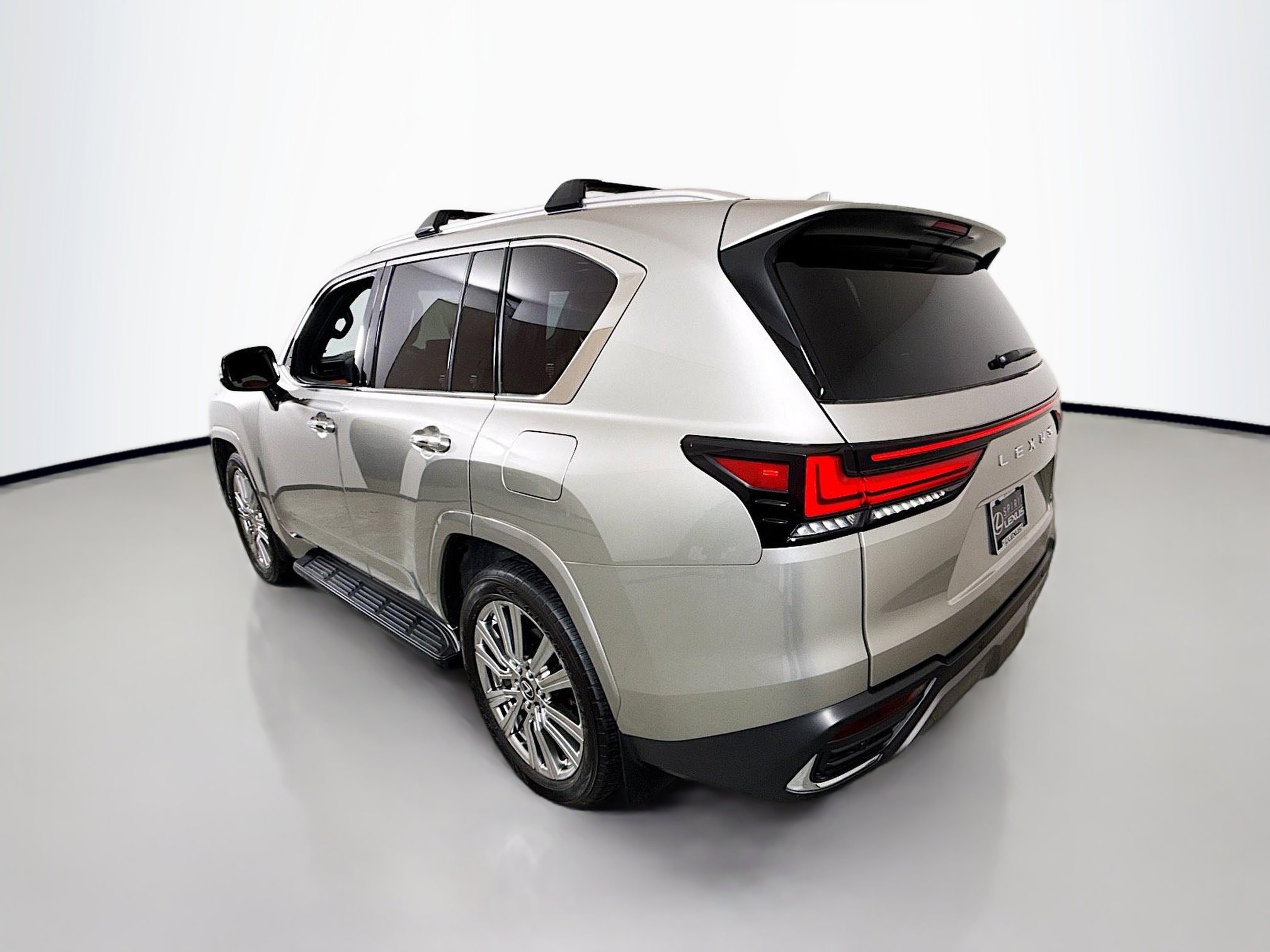 Used 2023 Lexus LX 600 4WD w/ Accessory Package (Z1) image 5