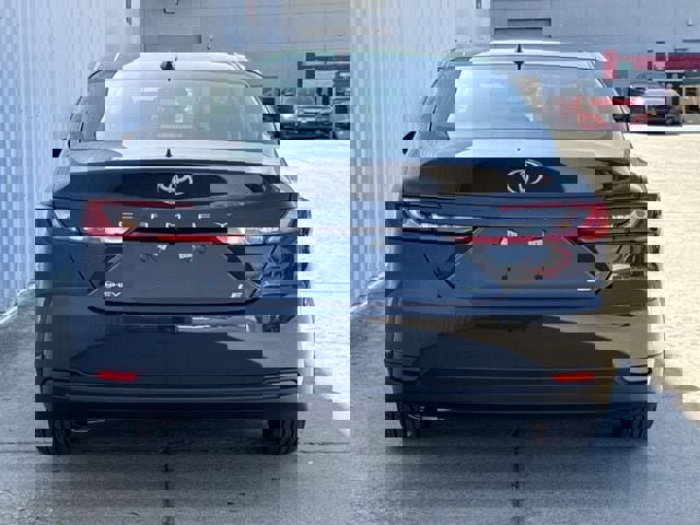 Used 2026 Toyota Camry LE w/ Convenience Package image 5