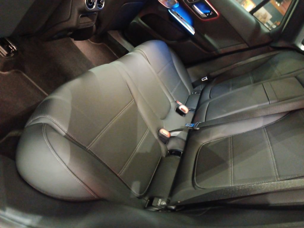 Used 2026 Mercedes-Benz GLC 300 4MATIC image 7