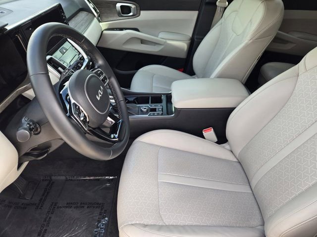Certified 2022 Kia Sorento EX w/ Panoramic Sunroof Package FWD image 12