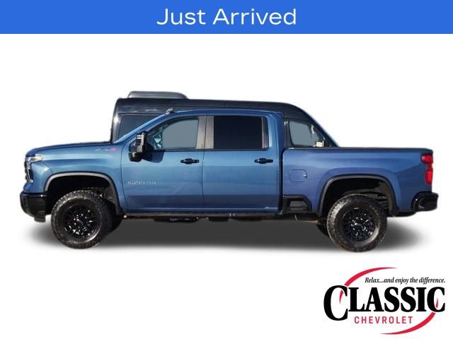 Used 2024 Chevrolet Silverado 2500 ZR2 w/ Technology Package image 23