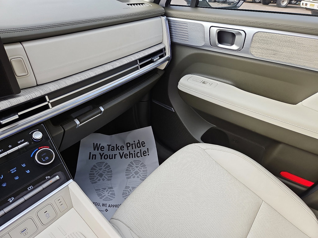 Used 2025 Hyundai Santa Fe Calligraphy image 30
