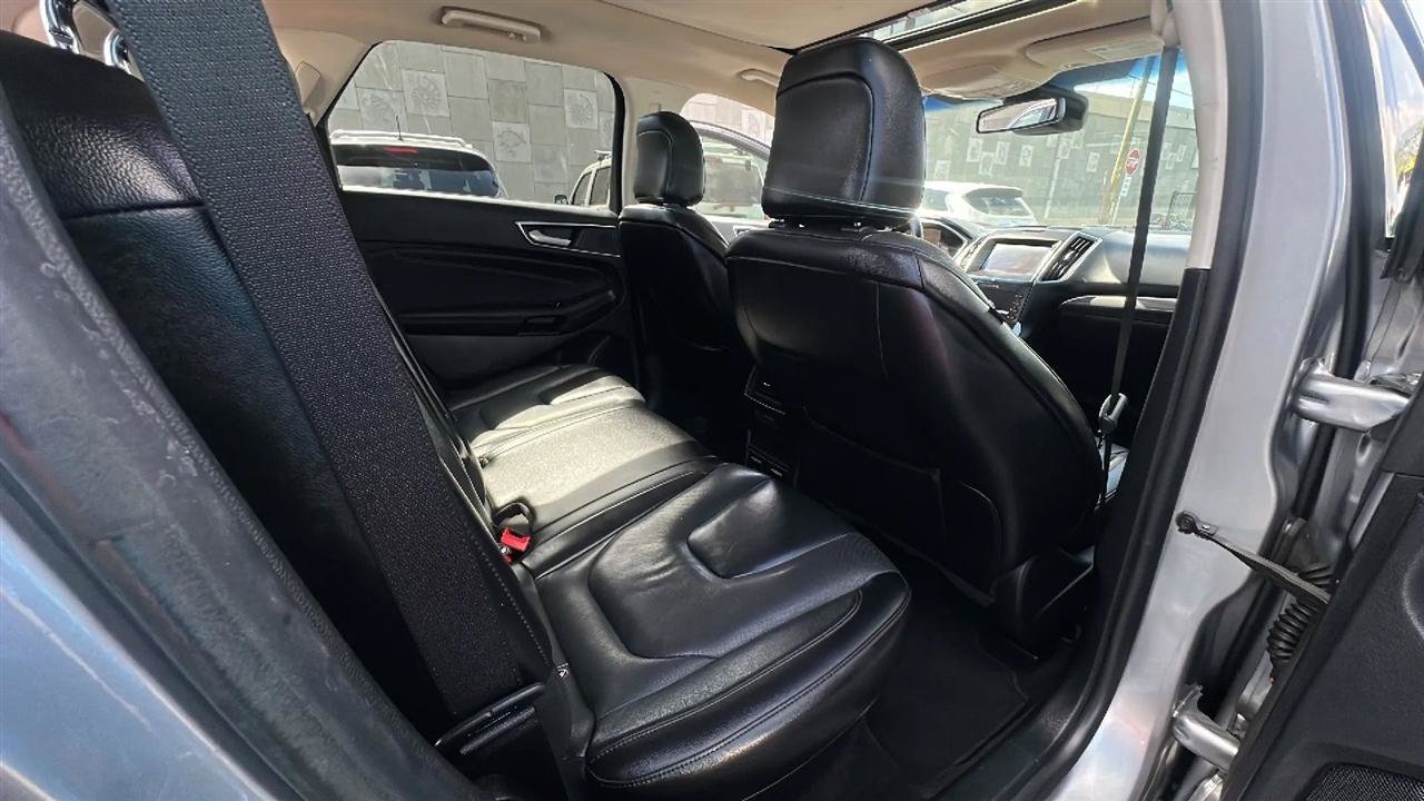 Used 2020 Ford Edge Titanium w/ Equipment Group 301A FWD image 29