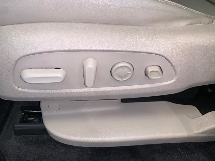 Used 2020 Buick Enclave Premium w/ Sun and Sites Package image 17