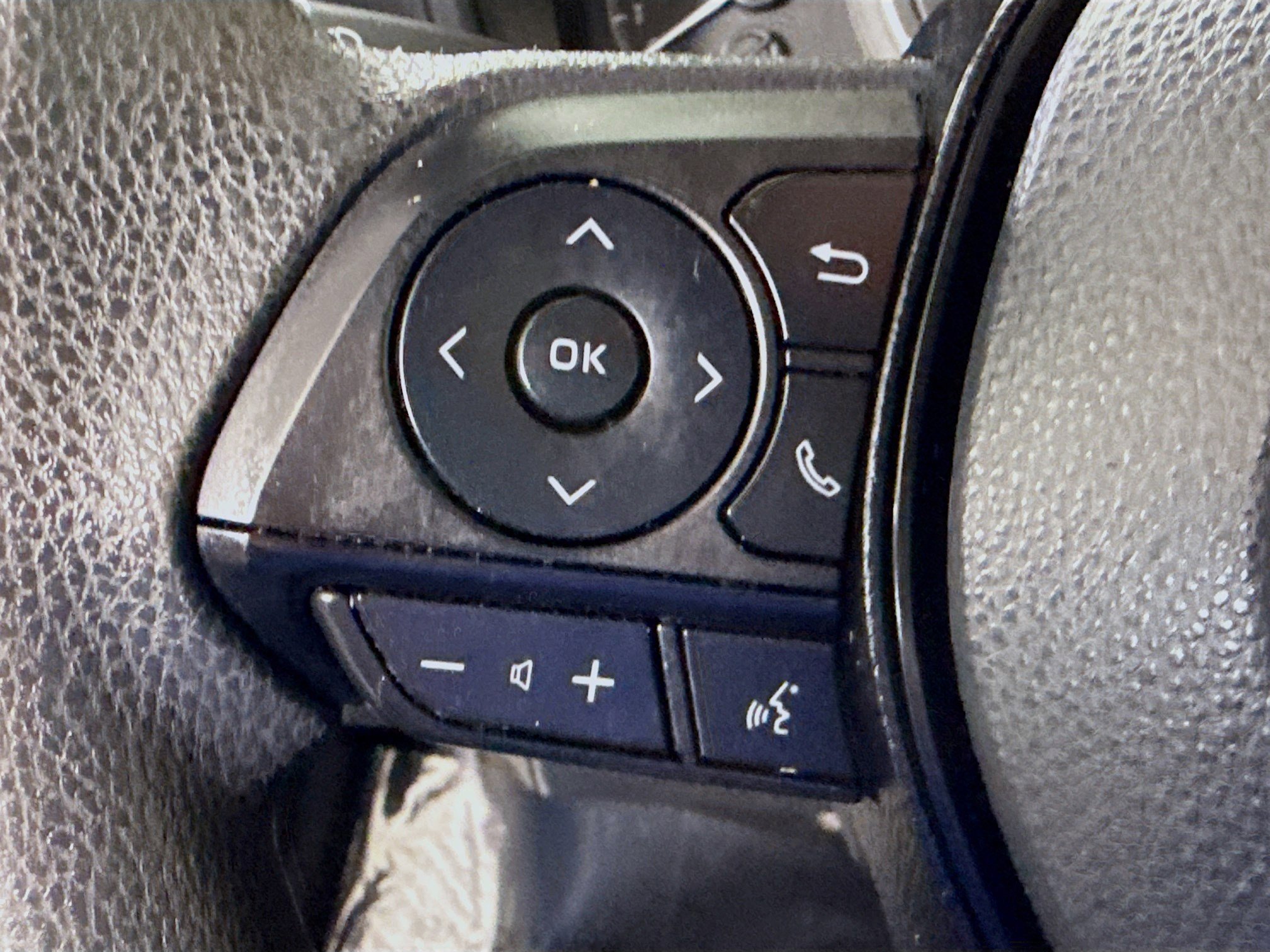 Used 2021 Toyota Corolla LE image 14