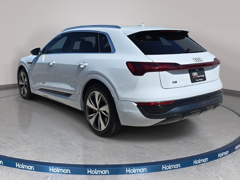 Used 2024 Audi Q8 e-tron Premium Plus w/ Premium Plus Package AWD/4WD image 8