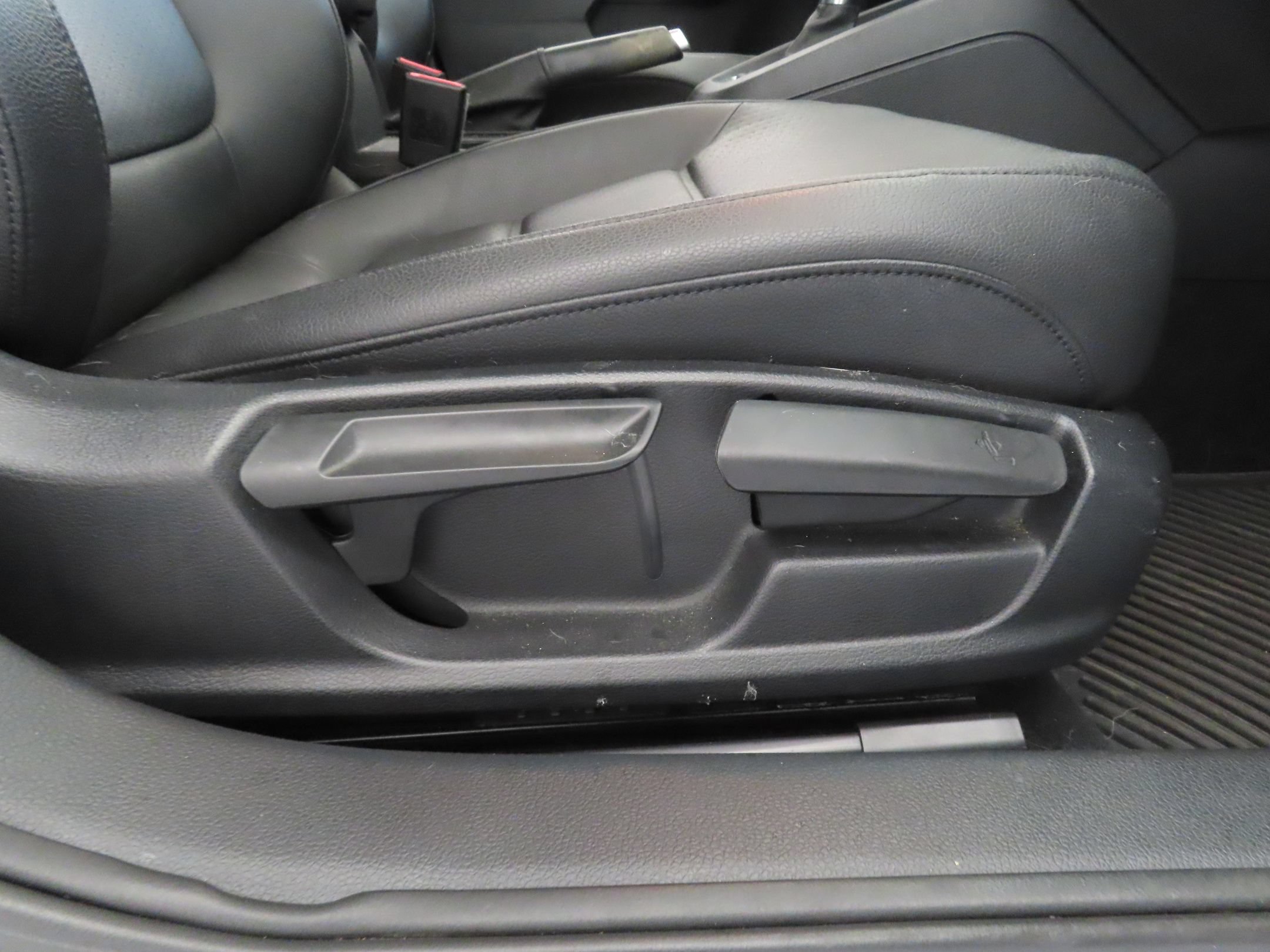 Used 2016 Volkswagen Jetta SEL FWD image 28