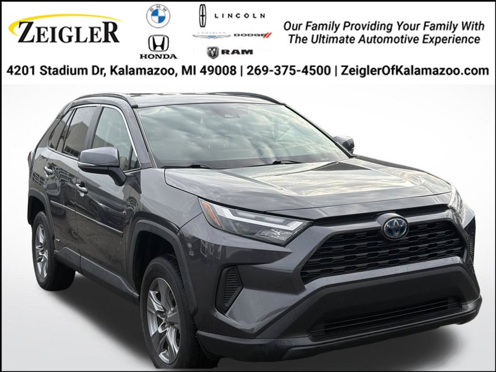 Used 2024 Toyota RAV4 LE AWD/4WD image 1