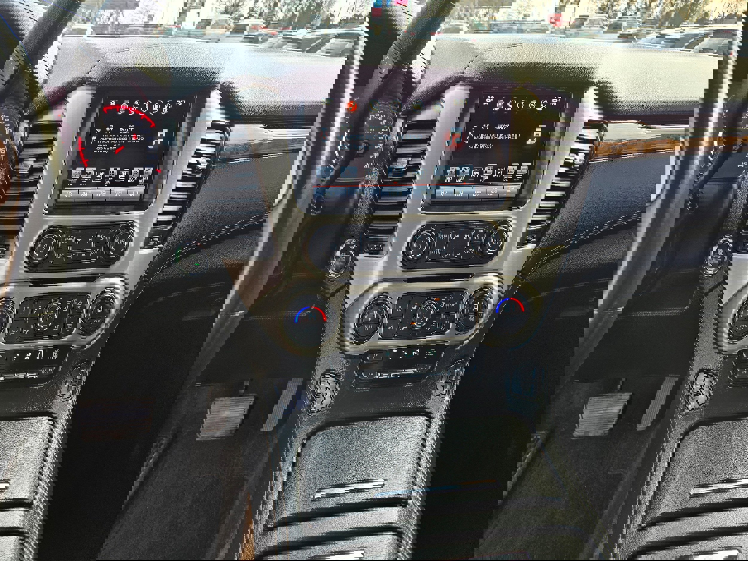 Used 2016 GMC Yukon XL Denali w/ Open Road Package image 7