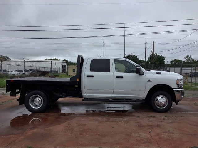 Used 2024 RAM 3500 Tradesman w/ Chrome Appearance Group image 6