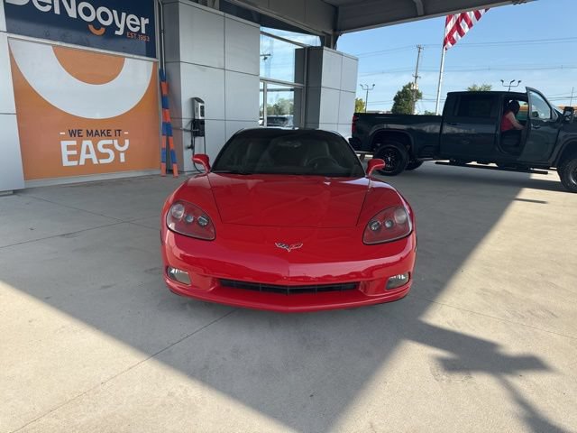 Used 2006 Chevrolet Corvette Coupe RWD image 2
