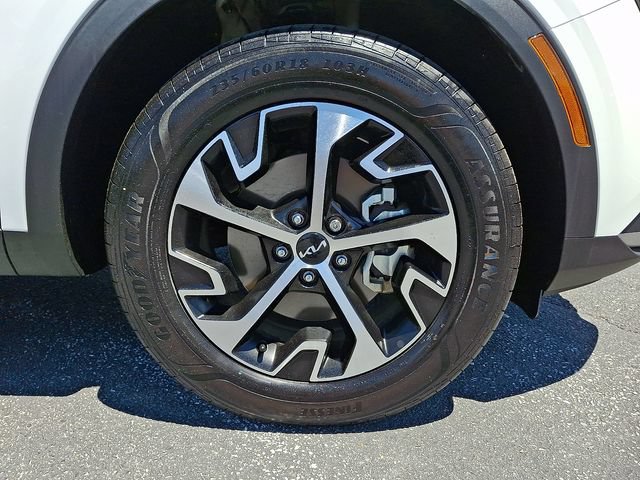 Certified 2025 Kia Sportage EX w/ EX Premium Package AWD/4WD image 8