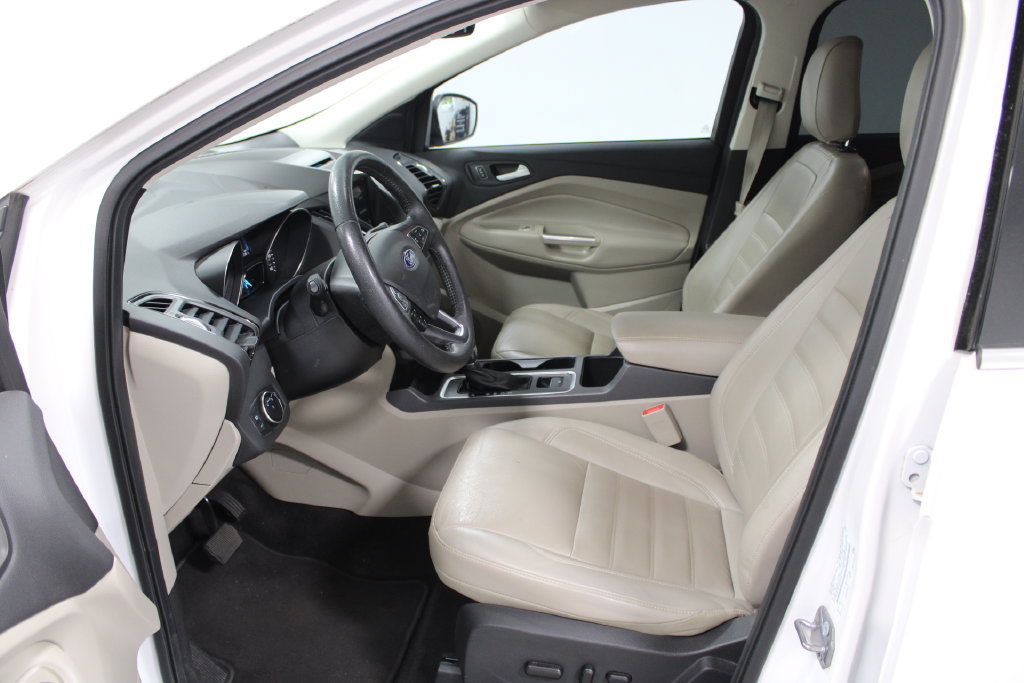 Used 2018 Ford Escape Titanium w/ Ford Safe & Smart Package AWD/4WD image 18