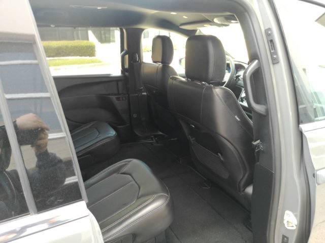 Used 2025 Chrysler Pacifica Select FWD image 27