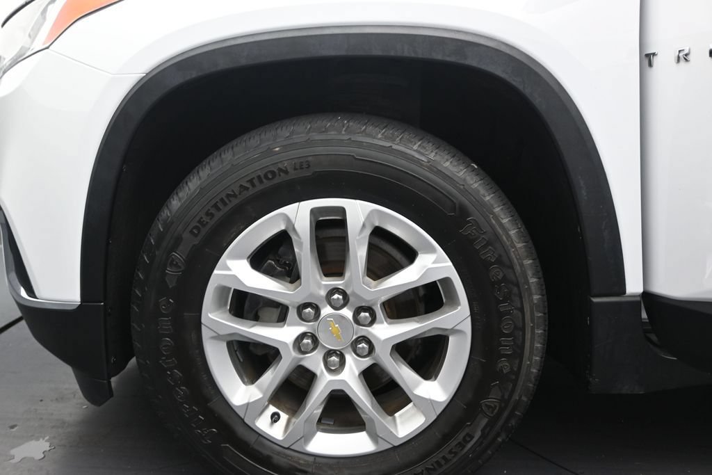 Used 2020 Chevrolet Traverse LT FWD image 13