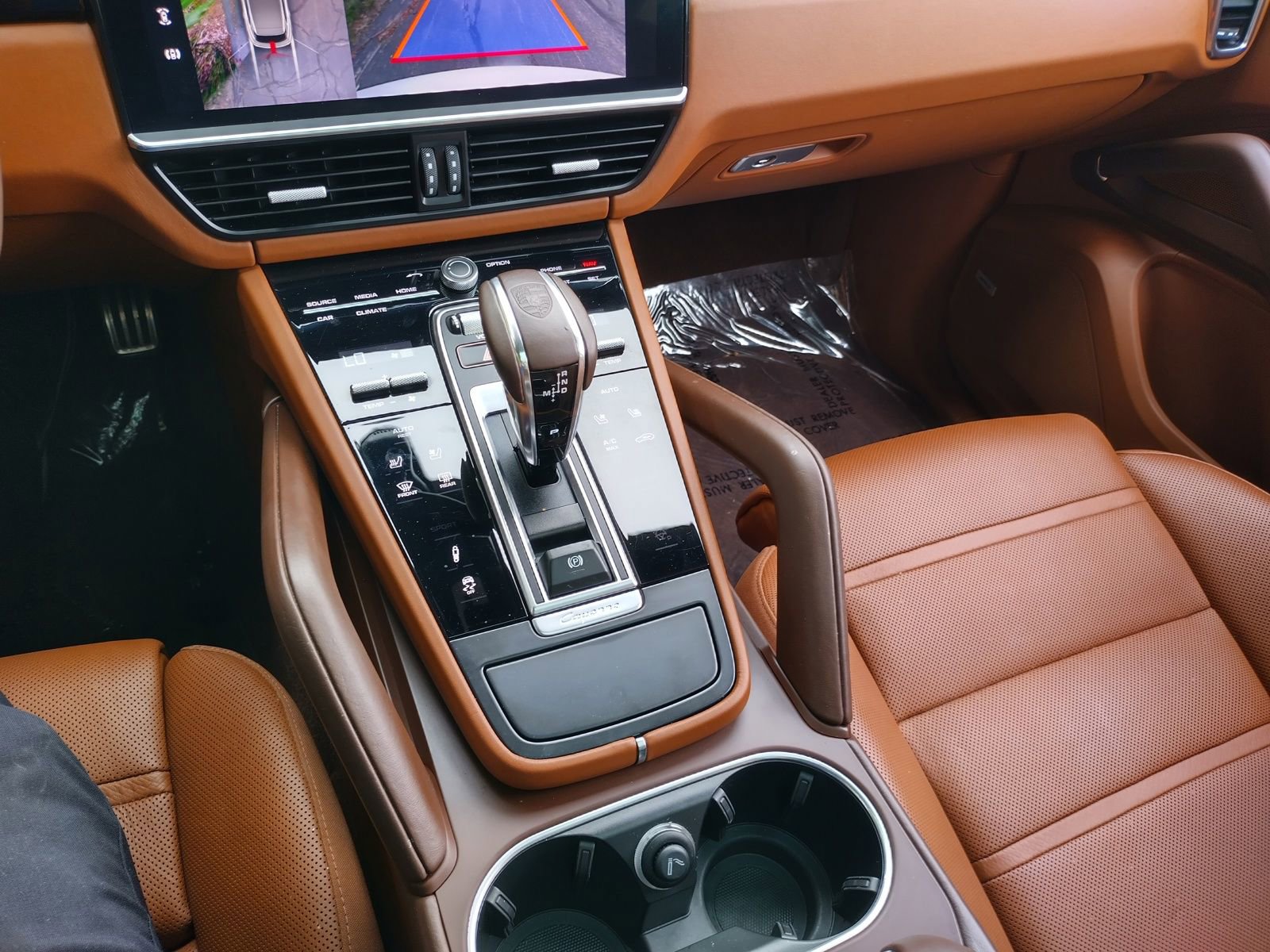 Used 2022 Porsche Cayenne S Platinum image 17