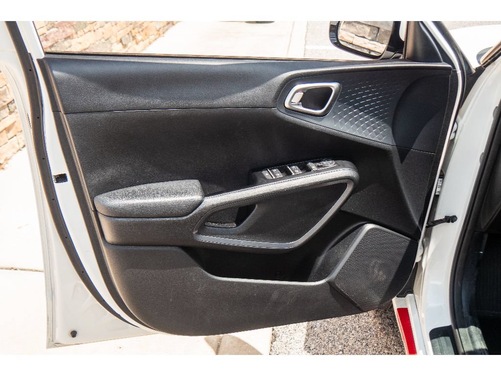 Used 2022 Kia Soul GT-Line FWD image 10