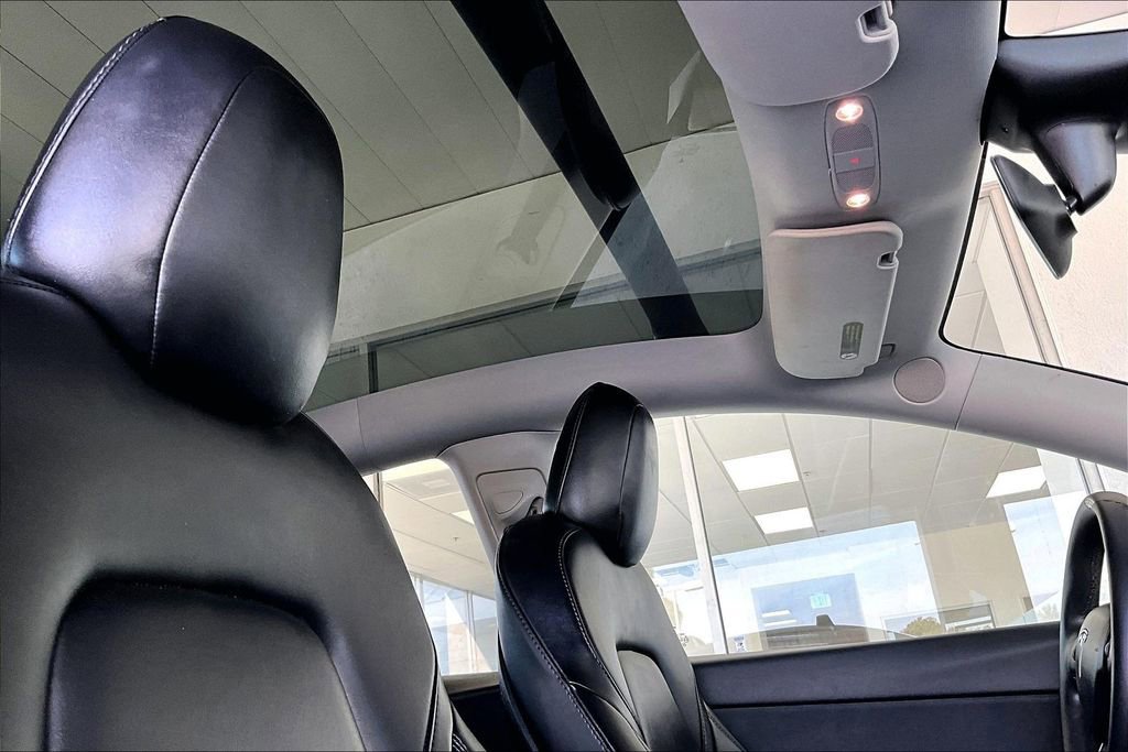 Used 2021 Tesla Model Y Long Range image 27