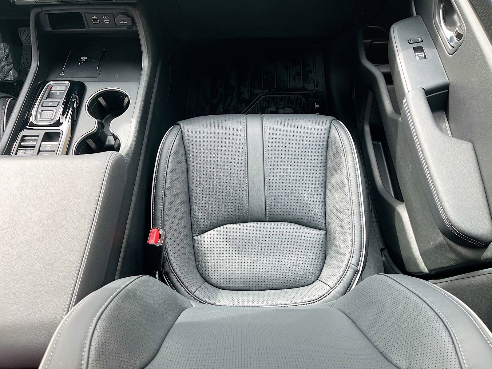 Used 2025 Honda Pilot Elite image 25