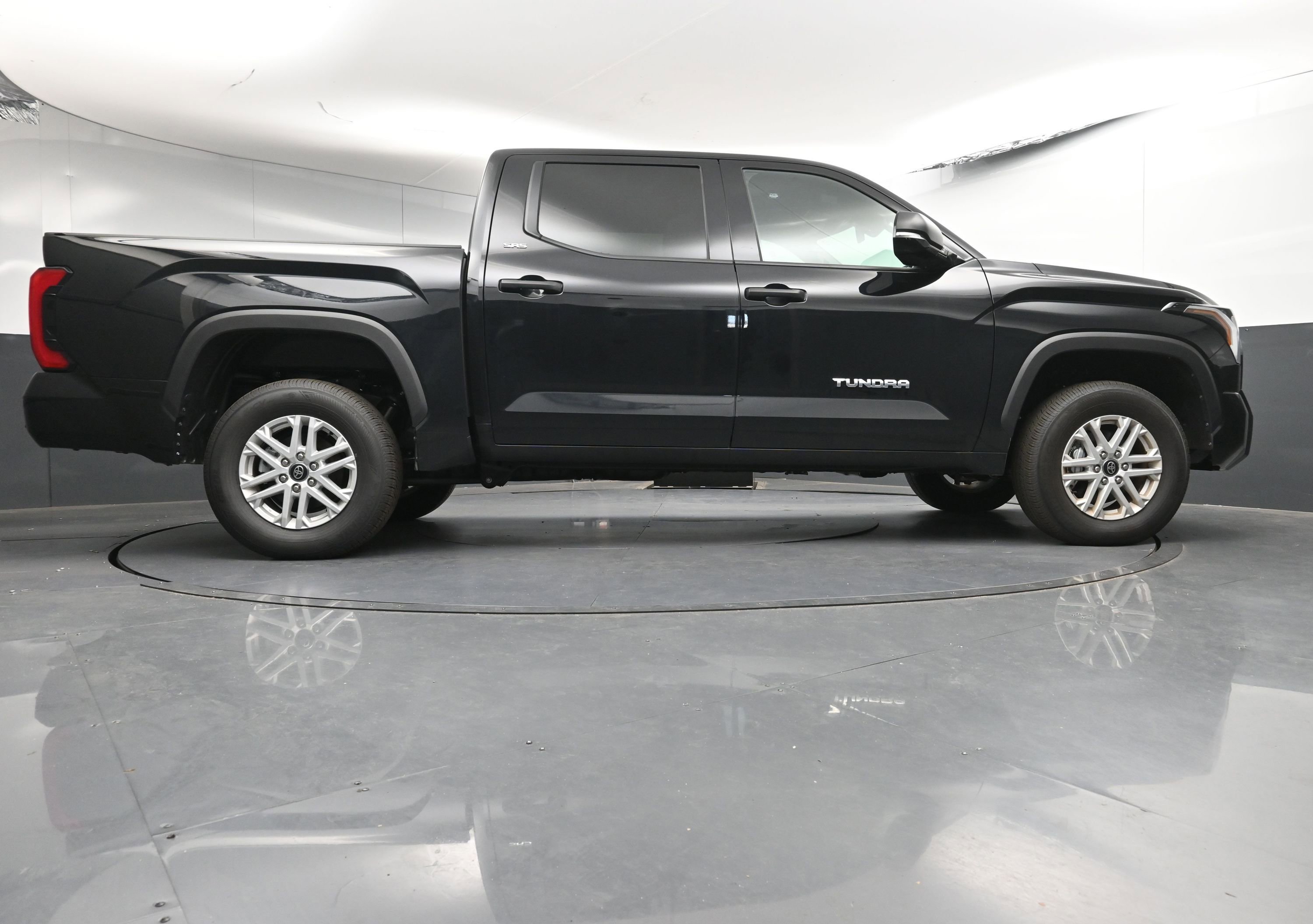 Used 2025 Toyota Tundra SR5 w/ SR5 Convenience Package image 26