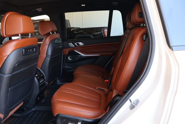 Used 2022 BMW X7 M50i AWD/4WD image 16