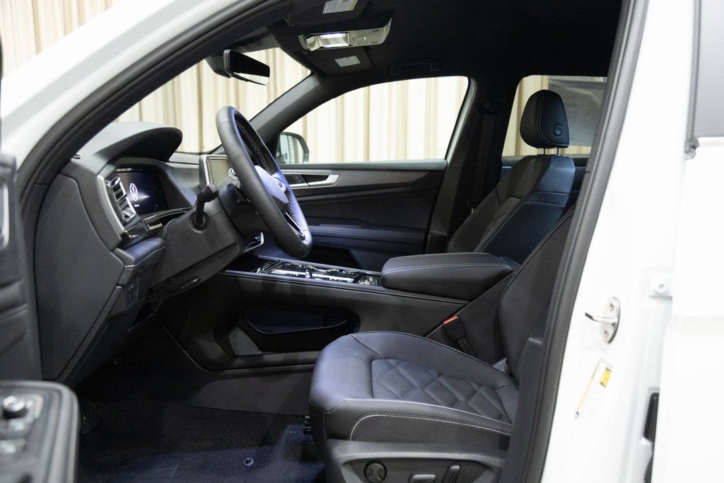 New 2026 Volkswagen Atlas Cross Sport SE image 11
