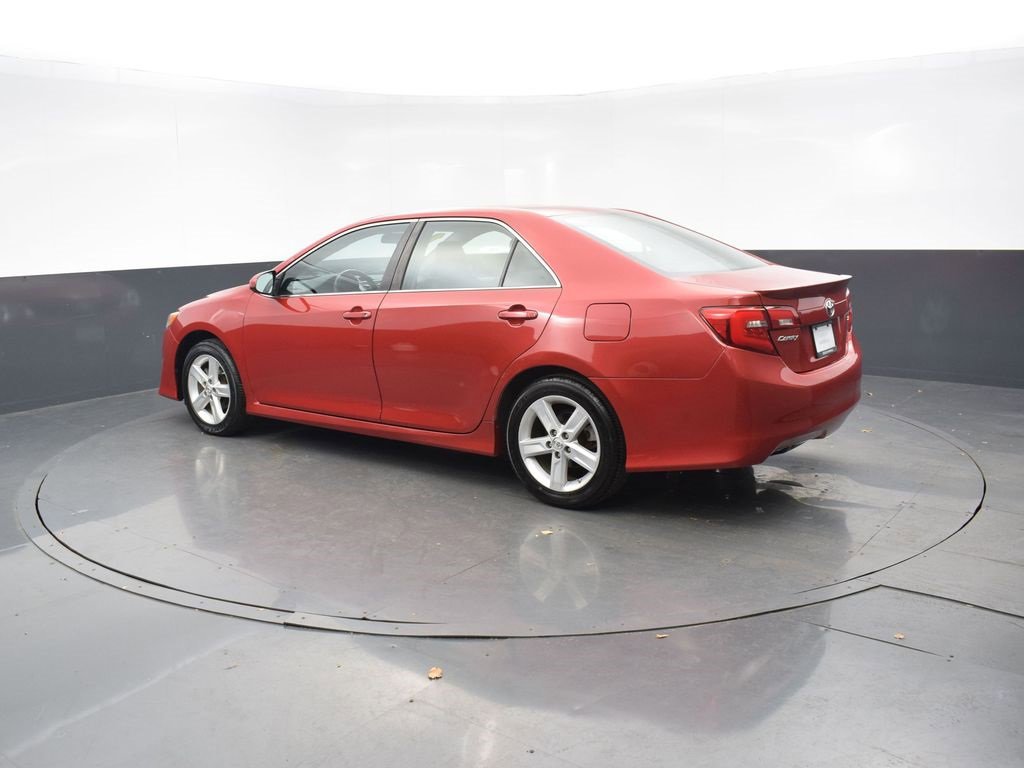 Used 2013 Toyota Camry SE image 4