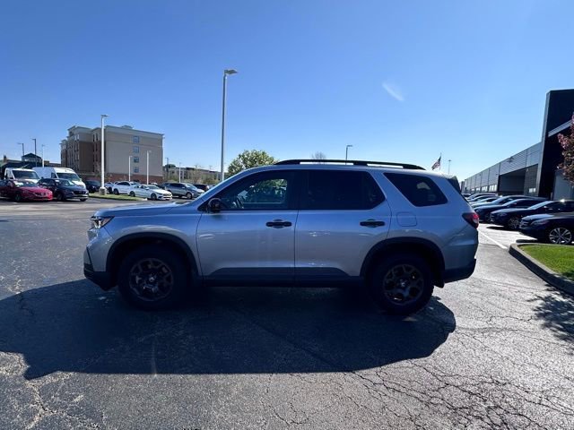 Used 2025 Honda Pilot TrailSport image 6