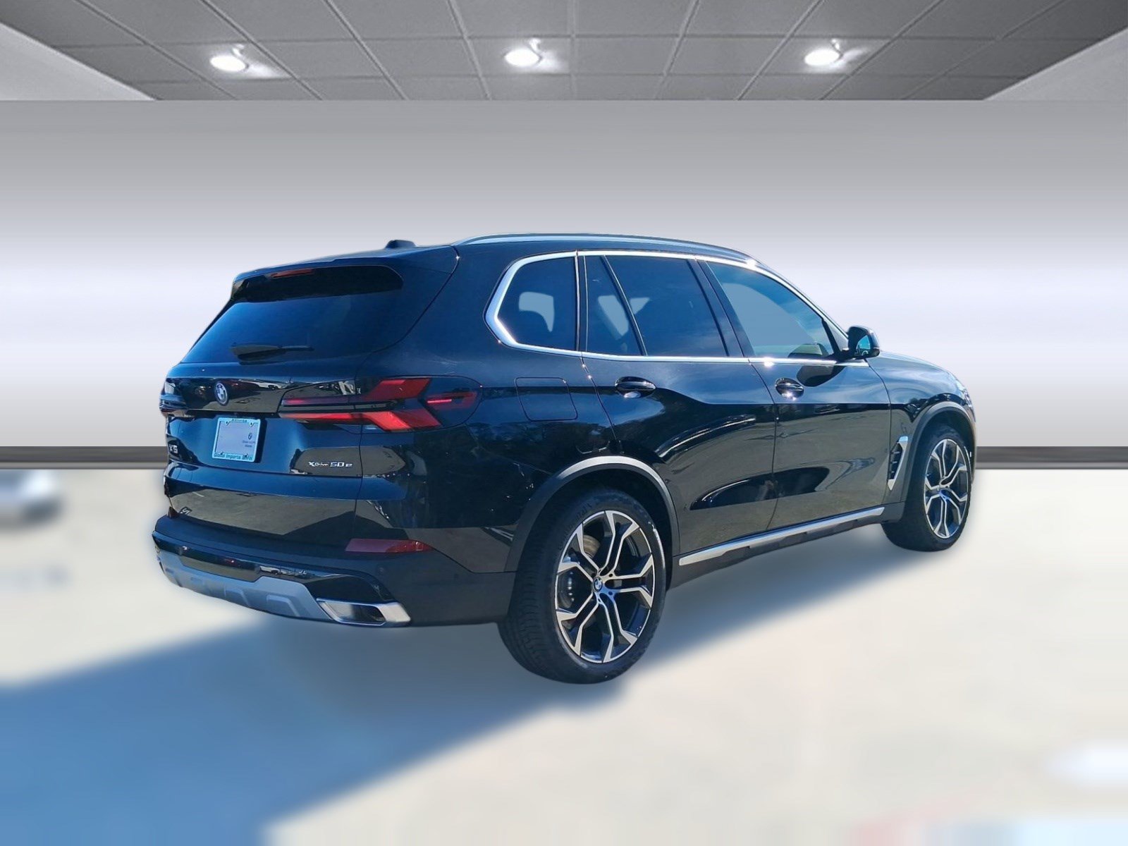 Used 2026 BMW X5 xDrive50e w/ Climate Comfort Package AWD/4WD image 8