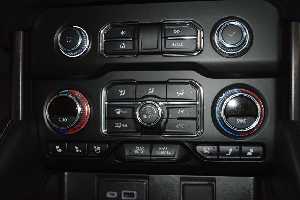 Used 2024 GMC Yukon AT4 AWD/4WD image 35