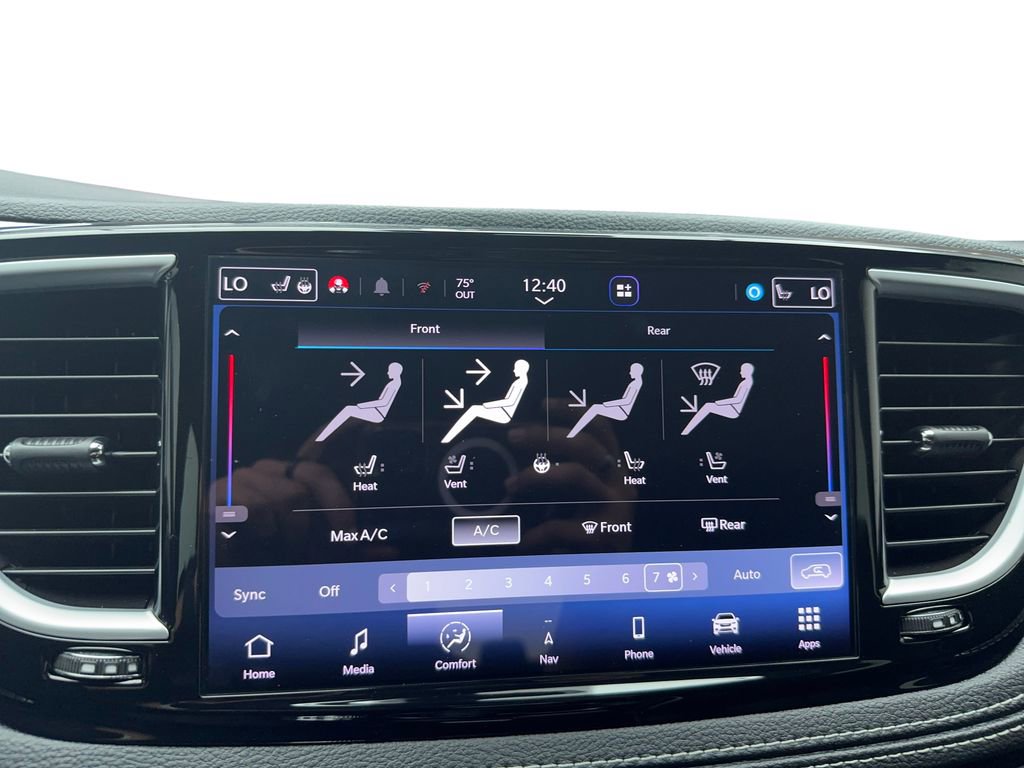 Used 2023 Chrysler Pacifica Limited w/ S Appearance Package FWD image 41