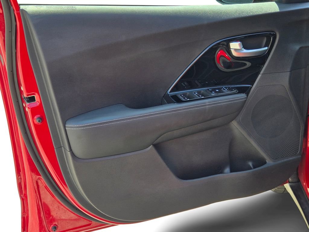 Certified 2022 Kia Niro LXS image 16