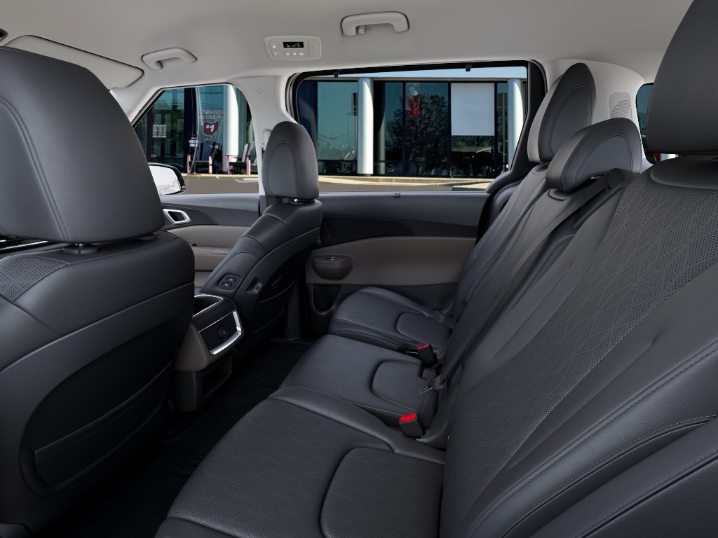 New 2026 Kia Carnival EX FWD image 18